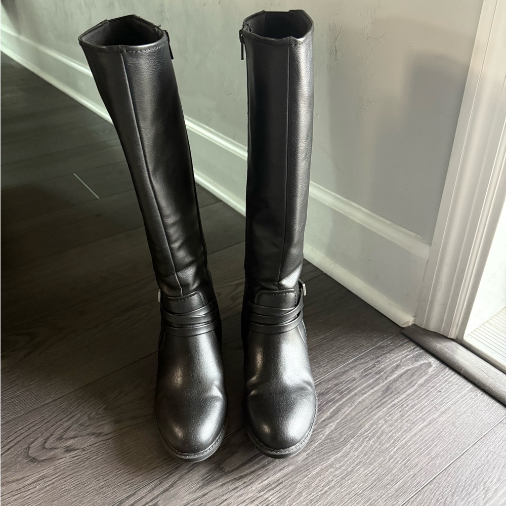 Elegant Black Knee-High Women's Boots
